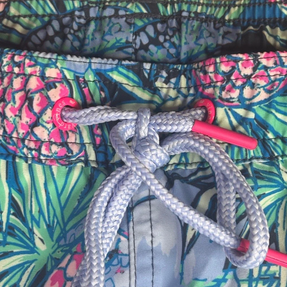 Vineyard Vines Swim Trunks Mens 2XL Blue Turtle Pineapple Tropical Board Shorts